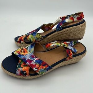 Comfortview Women's 8W Multicolor Floral Blue Tan Wedge Sandals Shoes